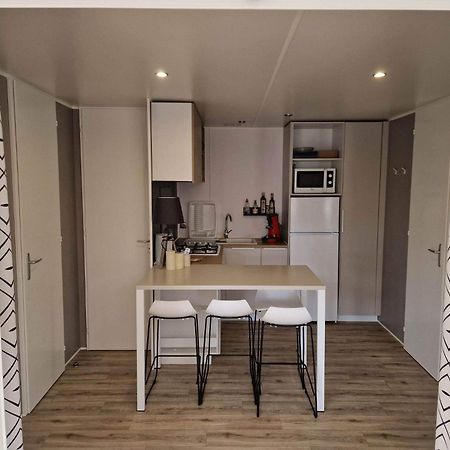 Mobil Home Tout Confort Сент-Илер-де-Рие Екстериор снимка
